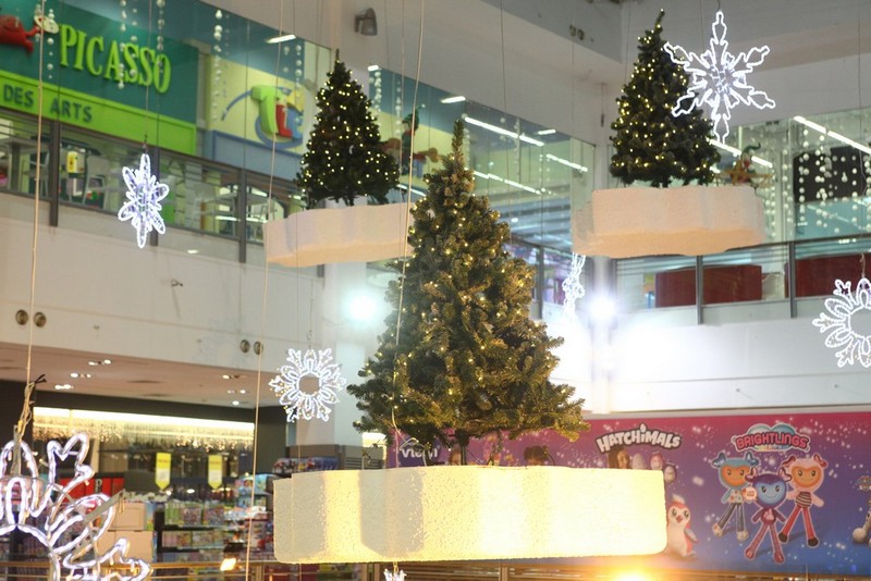 Let's Freeze the Christmas Moment at BHV